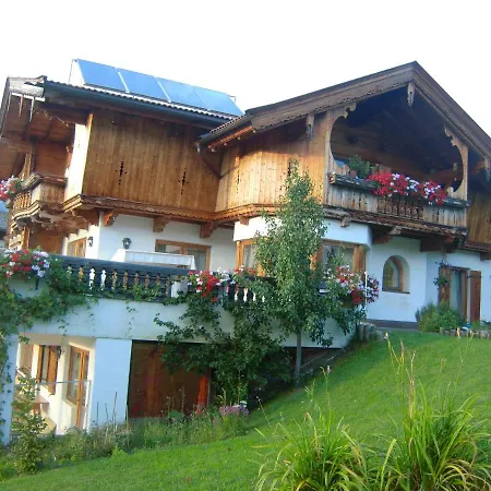Haus Patricia شقة